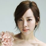 꽃향기가 나는 한지민의 새화보