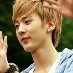 왠지모르게 <b>순수</b>해보이는 男 아이돌
