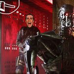 잼없어도 <b>돌만</b> 던지지 마이소