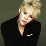 헠헠심창민실물