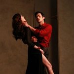 레알 허리가 <b>한</b> <b>손</b>에 잡힐 기세인 김효진