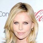 <b>여신님</b> 소리가 절로 나오는 샤를리즈 테론 최근ㄷㄷ