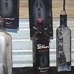 귀신을 병에 넣어 팔고있는 괴짜 상인