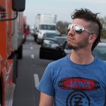 전 연예인과 살고 있어요