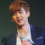 남자 연예인들의 투<b>블럭</b> 머리 스타일