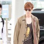 영국 <b>왕자</b> 향기 폴폴 풍기는 김현중, 최근 공항 직찍!
