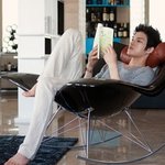 책읽는 모습 <b>인증</b>된 아이돌들