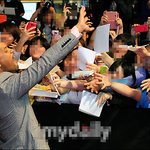 진정한 팬서비스 <b>시전</b> 중인 윌 스미스ㅋㅋㅋ