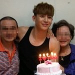 귀엽게 생일 사진 찍은 아이돌 <b>모음</b>