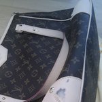 <b>오염</b>된 명품백을 판매한 신세계 영등포점과 루이비통