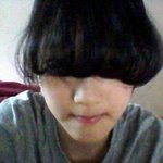 사진有) 풉有)  엽기적인 친구의 앞머리 가지고 놀아보기