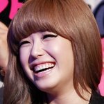 <b>잇몸</b>으로 웃는 아이돌들.jpg