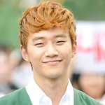 <b>눈웃음</b>이 멋진 남자 연예인들