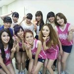 한국여자아이돌과 일본여자아이돌들의 <b>합동</b>사진샷