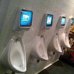 <b>일본</b>의 남자화장실 <b>전용</b> 게임기?