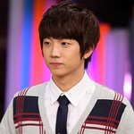 예쁜 외모의 <b>중성적</b>인 남자 아이돌