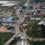 노무현 전 대통령의 묘지터-역피라미드 형태 충격이네요