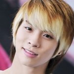 <b>팬</b> 카메라에 아이콘택트 잘해주는 <b>아이돌</b>