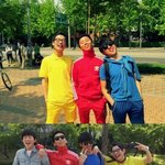 서울의 한고등학교의 정말 평범하지않은 졸업사진!@!@_+!_@+...