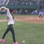 <b>패대기</b> 시구 야구 역사상 20대 최악의 시구 9위 선정