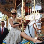 ㅋㅋ진짜ㅋㅋㅋㅋ미치싸람 인증 제대로 하는 패리스 힐튼ㅋㅋㅋ