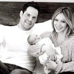 다이어트도 미루고 육아에 <b>전념</b>한다는 힐러리 더프