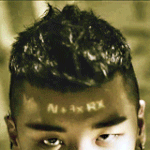 승리 <b>이마</b>에 씌여있는 공식