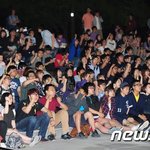 유럽은  "일자리 내놔라", 한국은?등록금 내려라?