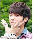 "<b>얼른</b> 군대로 꺼져버렸으면 하는 아이돌1위"