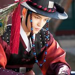 촬영장 <b>안팎</b>이 너무 다른 김재중