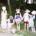 무슨 생각으로 찍은 건지 궁금한 f(<b>x</b>) 새 컨셉 사진