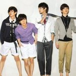 남자 <b>아이</b><b>돌들</b>의 반바지 패션