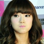볼<b>풍선</b>하고 있는 귀여운 여자 아이돌