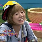 소녀시대 "써니" vs  씨스타 "<b>보라</b>" 같은 모자!