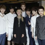 어떤 <b>할마시</b>랑 사진찍은 엑소케이