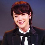학창시절부터 잘 생긴 외모가 빛나는 장근석