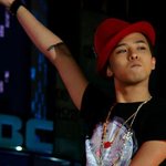 빨간<b>페도라</b>코디좀해주세요..♡♡