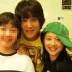 <b>데뷔</b>전 연예인과 <b>사진</b> 찍은 아이돌