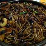 이상하게 밤이 되면 더 맛있는 <b>음식</b>