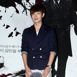 옆머리를 곱게 땋은 <b>이준</b> 최근ㅋㅋ