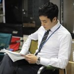 <b>대본</b> 들고 화보 찍는 연예인들