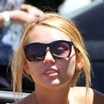 흉터 작렬인 <b>마일리</b> 사일러스 쌩얼ㄷㄷ