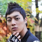"남자그룹 한명과 걸그룹 한명 연애중"