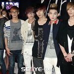 <b>틴탑</b>  연가시시사회에 김동완선배님 응원하러왔다네요