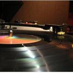 음악을 좋아하는 사람이라면 자동차에서 듣는건 어떠세요 ?