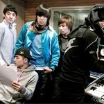 아이돌 가수들의 <b>녹음실</b> 풍경