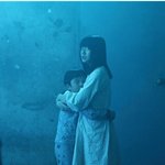 세대를 넘나드는 호러<b>퀸들</b>이 한 곳에 모였다?!