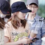 만져보고 싶은 태연의 우윳빛 피부