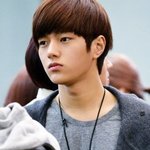 옆모습이 <b>완벽</b>한 남자 아이돌들
