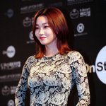굽 없는 하이힐 신은 장윤주